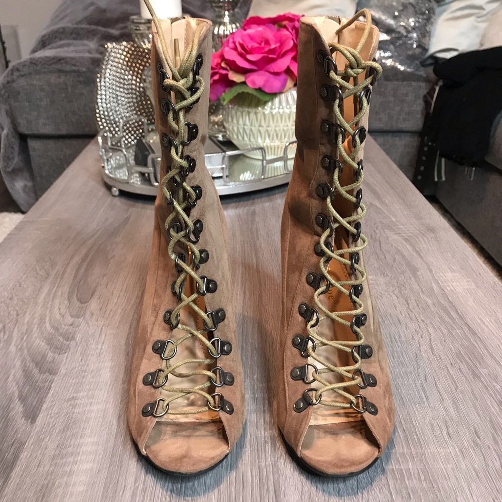 Shoes - Picture 2 of 5